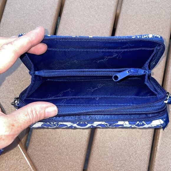 Vera Bradley Paisley Print Large Wallet Clutch Blue White - Picture 6 of 7